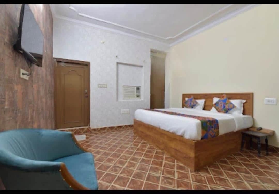 Collection O Rajwada Palace Hotel